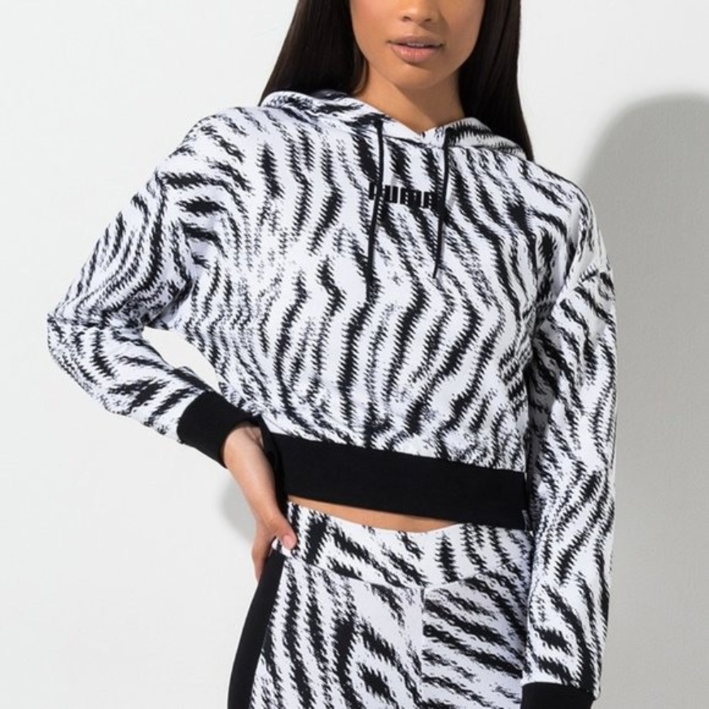 NWOT Puma Women’s Wild Pack Cropped All Over Print Hoodie